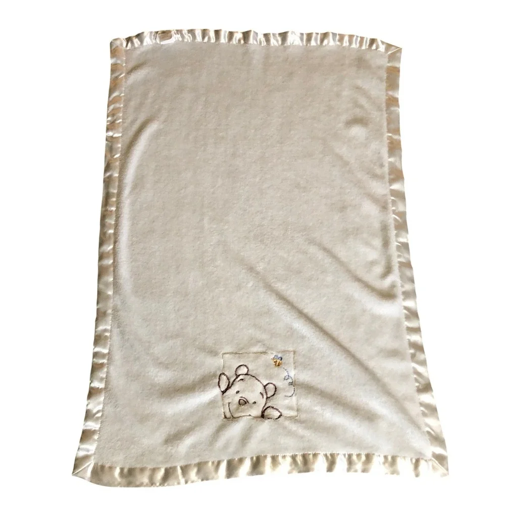 Disney Winnie the Pooh Baby Blanket White Plush Satin Trim Bee 28x38